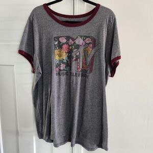 MTV Women's Grey Graphic Tee with Maroon Trim Size 3 Plus Size TORRID